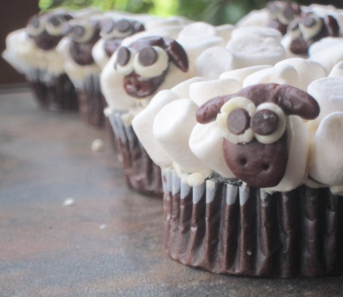 Sheep Party Cupcakes, vegan and allergen friendly