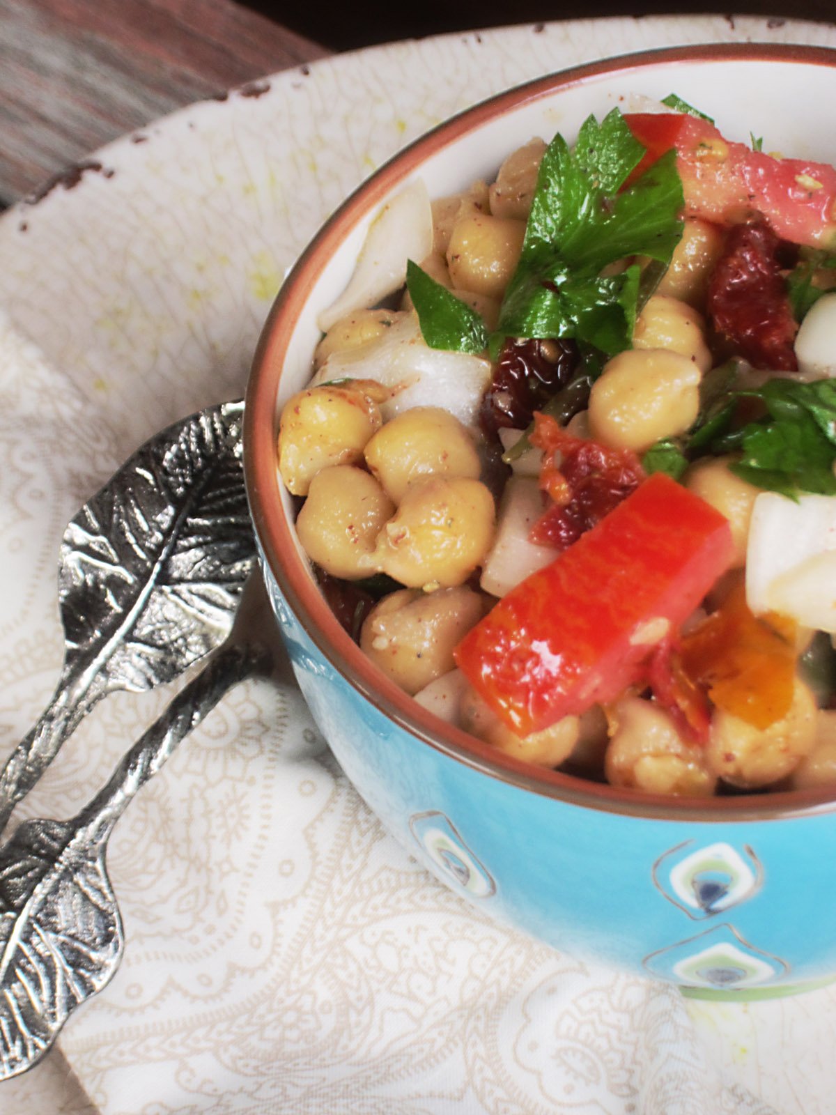 The Best Balela Mediterranean Chickpea Salad (close up)