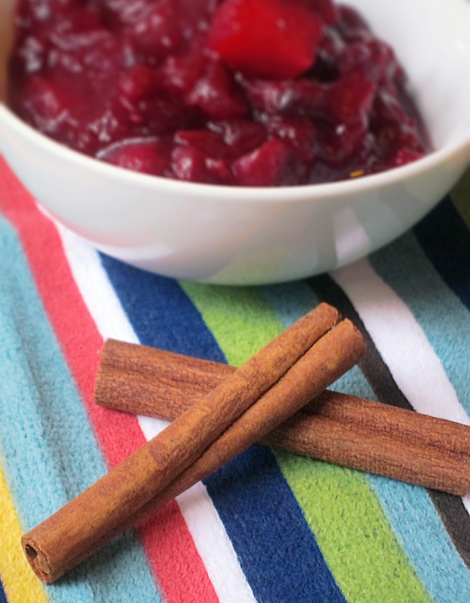 Fresh Cranberry Sauce with Apples and Cinnamon